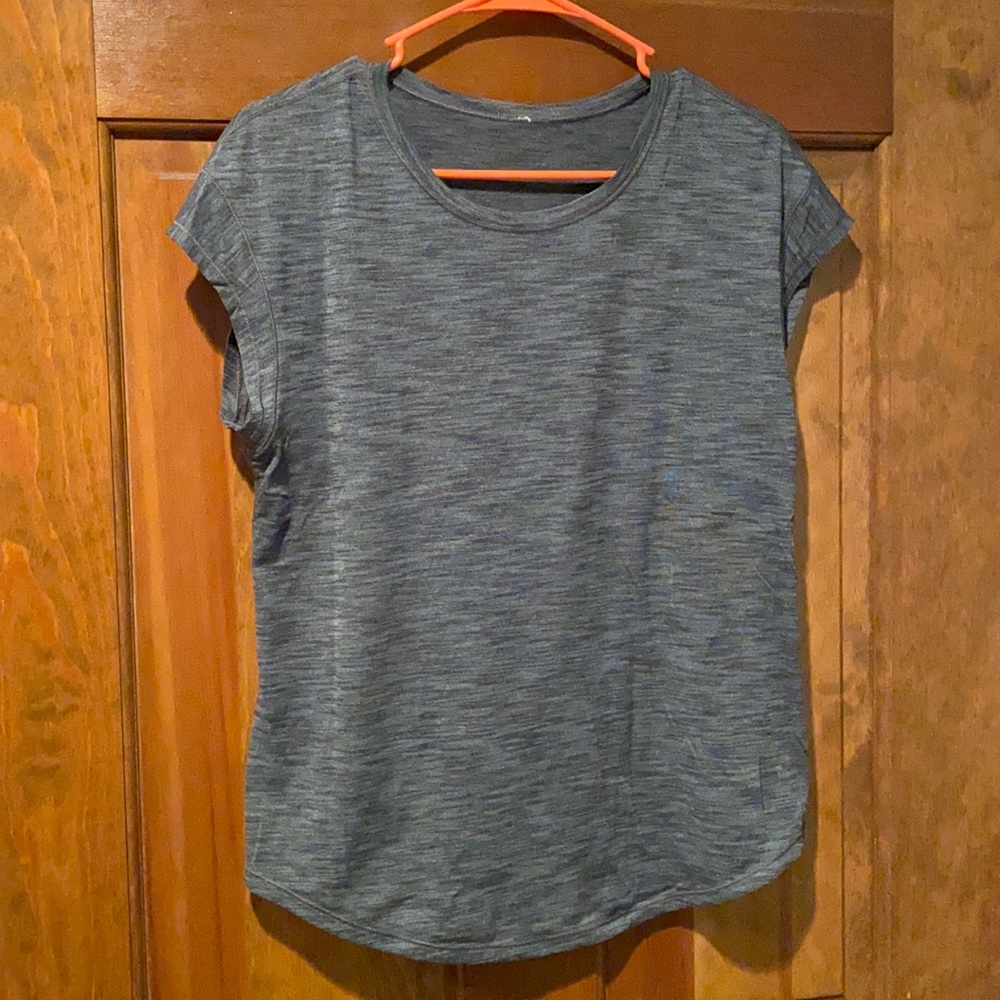 lulu short short sleeve shirt. only worn a few times but tag is cut off.